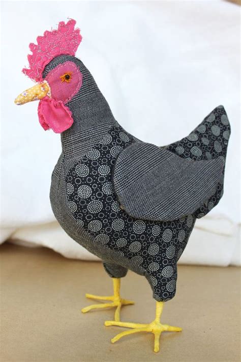 20+ Fabric Chicken Ideas & Free Patterns / Tutorials | Sewing stuffed ...