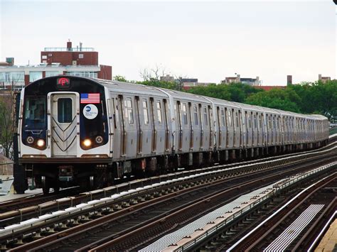 :MTA NYC Subway F train arriving at Avenue P | Nyc subway, New york subway, City transit