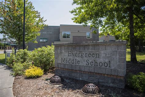 Fight videos and school violence shock Everett district parents | HeraldNet.com