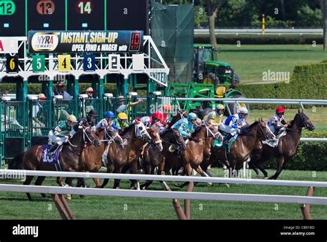 SARATOGA RACE TRACK SARATOGA SPRINGS NEW YORK Stock Photo - Alamy