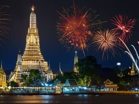 Manohra Luxury Bangkok New Year's Eve Dinner Cruise (December 31, 2019 ...