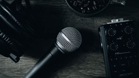 Download wallpaper 3840x2160 microphone, device, music, sound, dark 4k ...