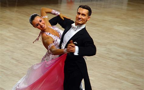 Foxtrot - Encyclopedia of DanceSport