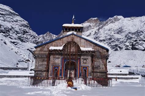 Ban on entry into sanctum sanctorum of Kedarnath temple lifted - Jammu ...