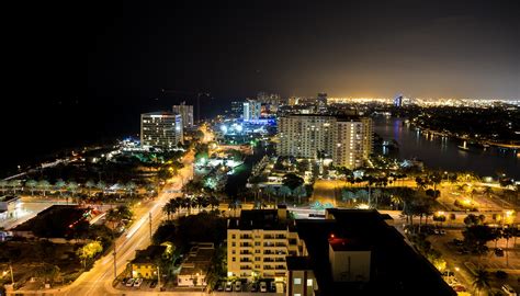 Ft. Lauderdale at night [2800 x 1600] [OC] : r/CityPorn