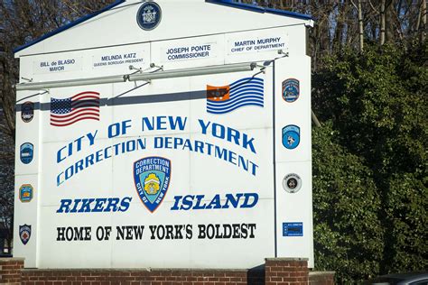 Rikers Island vendor under fire has gone MIA