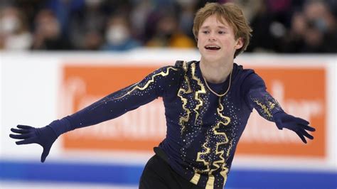 American Ilia Malinin wins world junior figure skating title in record rout - NBC Sports