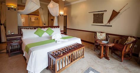 Chobe Safari Lodge in Kasane near Chobe National Park - Luxury safari ...