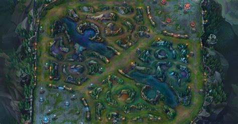 Mastering Summoner's Rift: League of Legends map guide