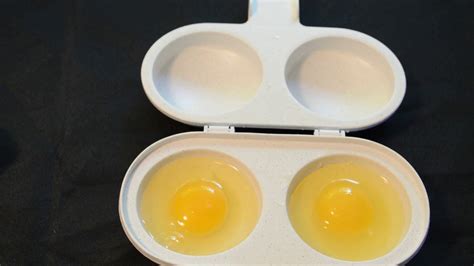 Microwave Egg Poacher Instructions | The Royal Blondie