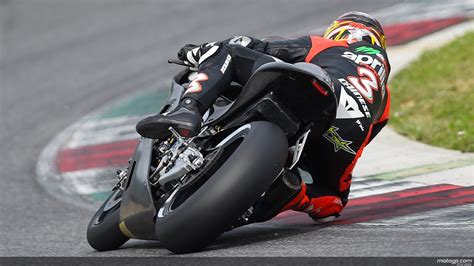 Max Biaggi Back on Aprilia MotoGP Machinery - autoevolution