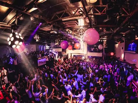 Rome Nightlife Scene: Top nightclubs for an unforgettable night out - Strolling Rome