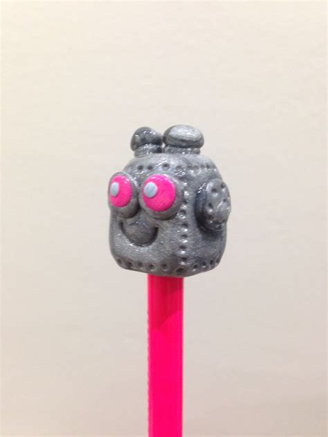 Pencil topper in clay. Little robot | Polymer clay crafts, Clay creations, Pencil toppers