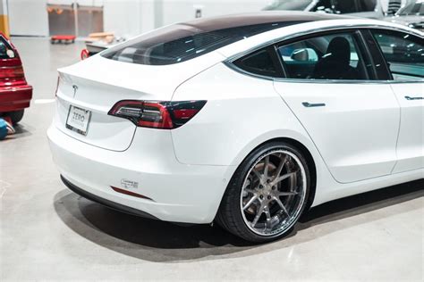 Tesla Model 3 White RSV Forged RS-1 S2 Wheel | Wheel Front