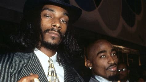 Snoop Dogg Says He Fainted When He First Saw Tupac In The Hospital | HipHopDX