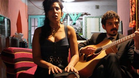 Rehab Acoustic - Amy Winehouse's Tribute Duet - YouTube