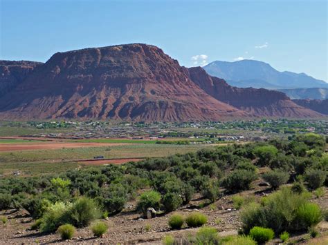 Red Mountains: Santa Clara River Reserve, Utah