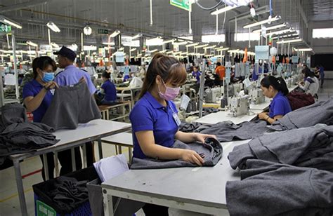 Apparel maker Vinatex promotes trade in Canada