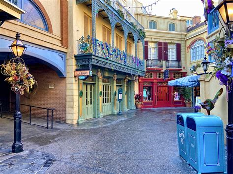 A Guide To New Orleans Square at Disneyland Park - Park Savers