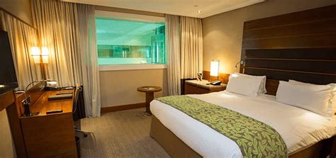 Heathrow Hotels with parking near Terminal 5 | Pre-Book and Save