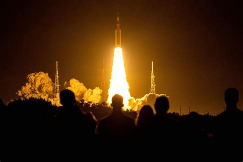 NASA Finally Launches Moon Mission As Biggest Ever Rocket Lights-Up ...