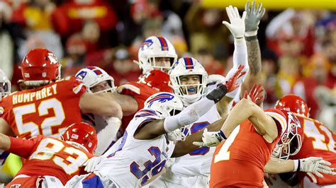 Buffalo Bills vs Kansas City Chiefs LIVE SCORE: Patrick Mahomes and ...