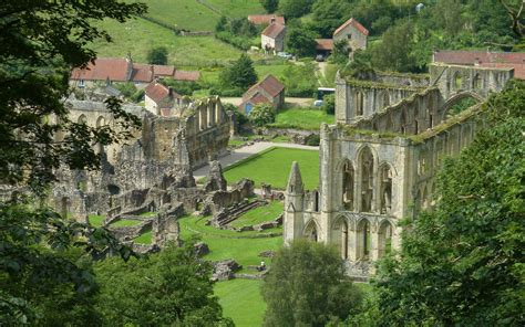 Rievaulx Abbey from Rievaulx Terrace - Rievaulx Abbey - Wikipedia Days Out In Yorkshire, North ...