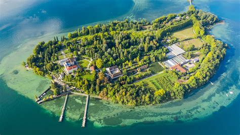 奈语林幽🌷•-鸟瞰博登湖上的迈瑙岛，德国 (© Amazing Aerial Agency/Offset by Shutterstock) -在线工具收藏箱