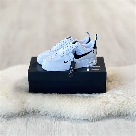 AF1 “Utility White” | LINE SHOPPING