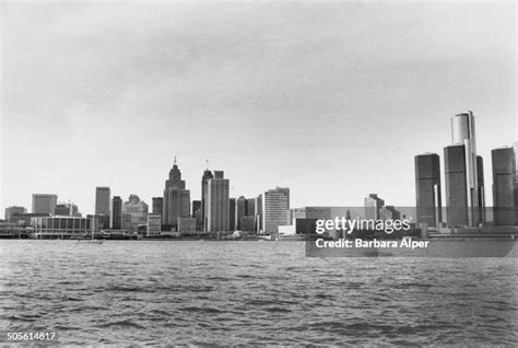 15 Detroit International Riverfront Stock Photos, High-Res Pictures ...