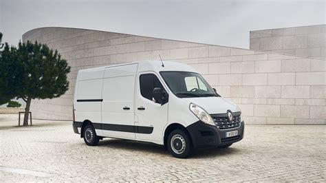 Renault Master Panel Van (2018 - ) review | AutoTrader