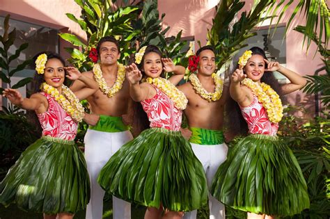 16 Best Oahu Luau for Kids (2023)