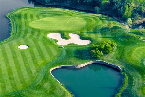 7 Common Golf Course Grass Types - Golf Course Turf Varieties