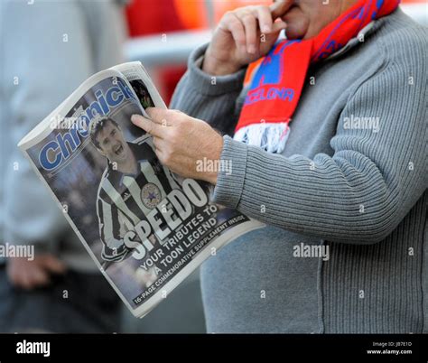 Gary speed tribute hi-res stock photography and images - Alamy