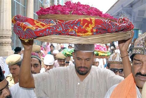 Cricketers at Sufi Saint's shrine - India Today