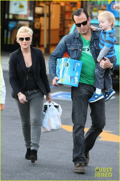 Amy Poehler & Will Arnett: Rite Aid with Archie: Photo 2605006 | Amy ...