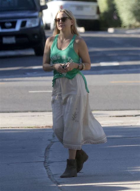 KATE HUDSON Out and About in Brentwood 11/07/2023 – HawtCelebs