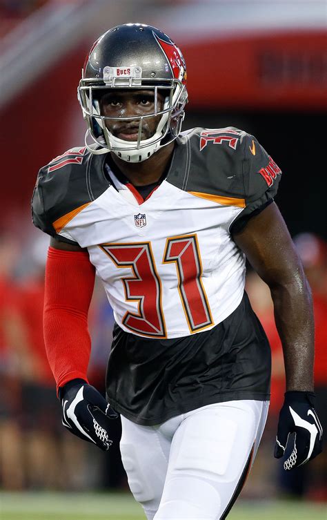 Buccaneers To Sign S Major Wright