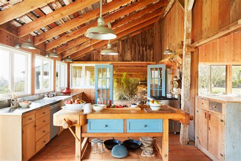 Rustic Barn Home Interiors | Brokeasshome.com