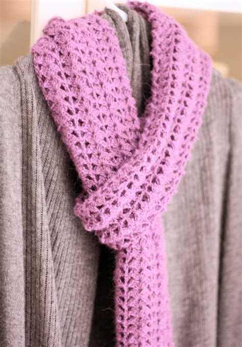 StitchST: Crocheted Scarf {Free Pattern}