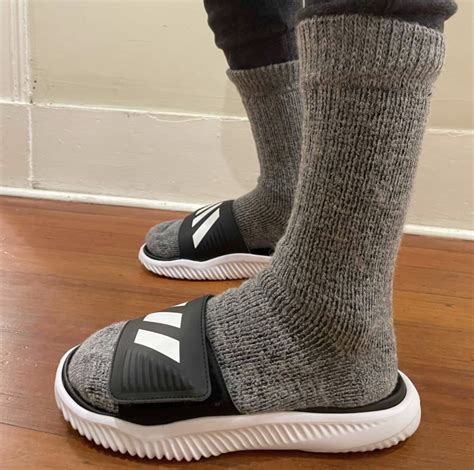 5 Most Comfortable Men's Slippers for Lounging at Home | How Comfy