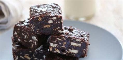 Fudgy chocolate and Marie Biscuit squares | Food24