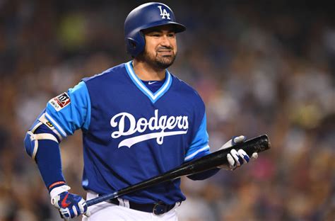 Los Angeles Dodgers: Adrian Gonzalez is not done just yet