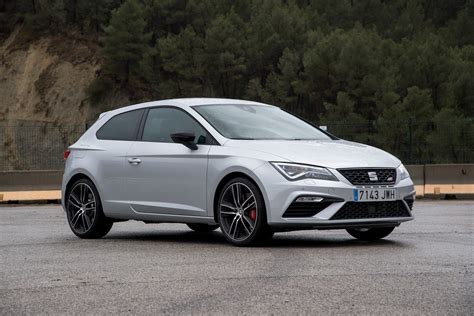 New Leon Cupra 300's AWD System Discussed in 1-Hour Review - autoevolution