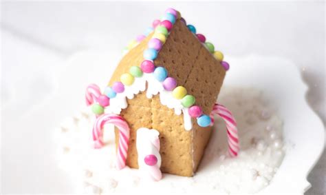 The 13 Best Gingerbread House Candies For Decorating | Craftsy