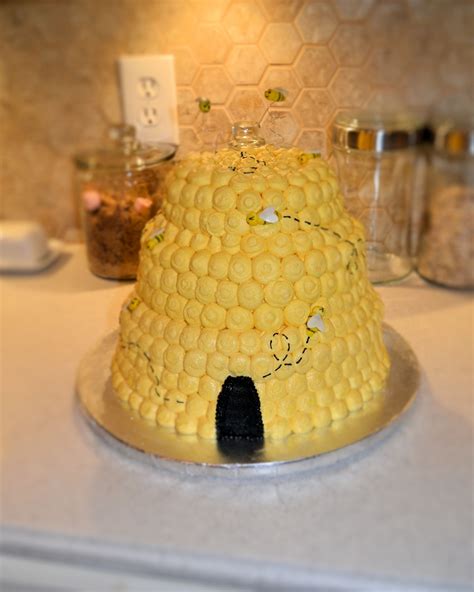 Beehive Cake - CakeCentral.com