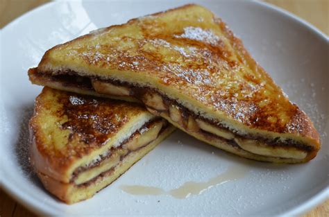 Playing with Flour: Nutella-banana stuffed French toast