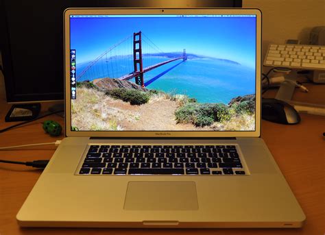 First Impressions: 17-inch Apple MacBook Pro 2009 (Unibody, Anti-Glare ...