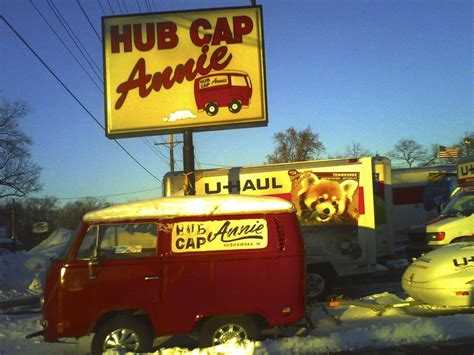 Hub Cap Annie | Degi Hari | David Cory | Flickr