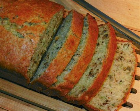 Maryland Recipes: Zucchini Bread with Walnuts